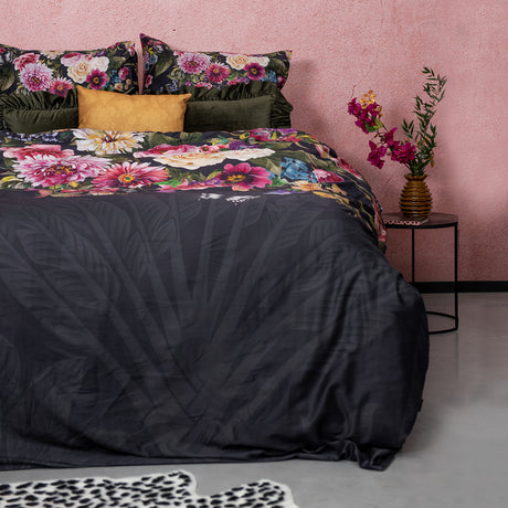 Melli Mello High on love duvet cover - dark blue/black floral